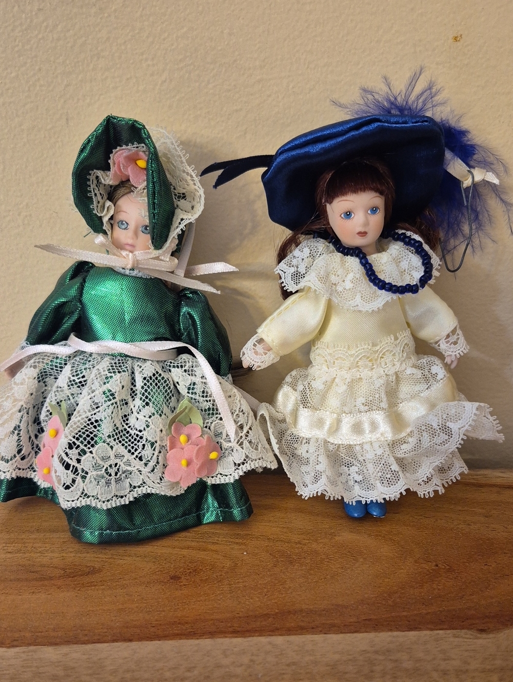 Danbury Mint The Ladies of Fashion Assorted Mini Doll Ornaments- Full Set of 25 - Picture 11 of 16
